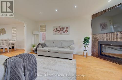 32 Lena Crescent, Cambridge, ON - Indoor Photo Showing Living Room With Fireplace