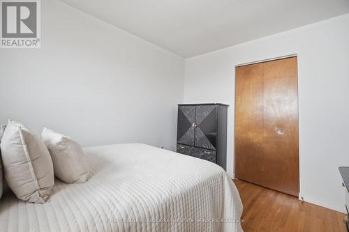 31 Summercrest Drive, Hamilton, ON - Indoor Photo Showing Bedroom