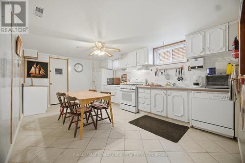 31 Summercrest Drive, Hamilton, ON - Indoor Photo Showing Kitchen