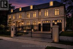 23 SANDFIELD ROAD Toronto, ON M3B 2B5