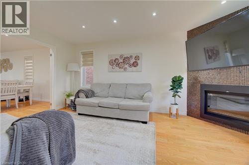 32 Lena Crescent, Cambridge, ON - Indoor Photo Showing Living Room With Fireplace