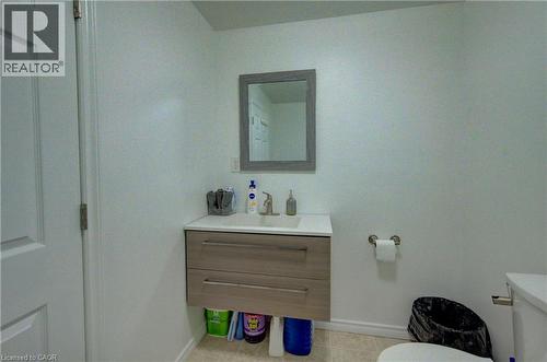 32 Lena Crescent, Cambridge, ON - Indoor Photo Showing Bathroom