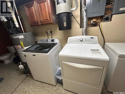 1613 Dieppe Crescent, Estevan, SK - Indoor Photo Showing Laundry Room