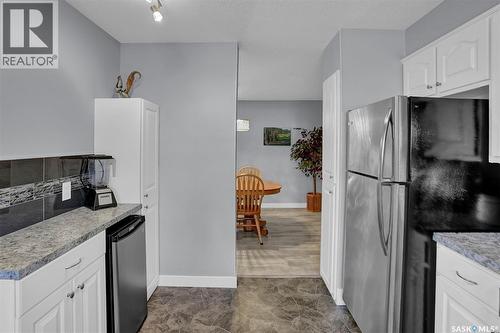 194 Plainsview Drive, Regina, SK - Indoor Photo Showing Kitchen