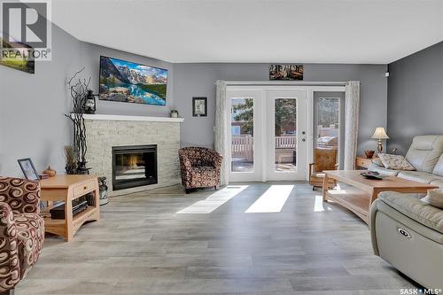 194 Plainsview Drive, Regina, SK - Indoor Photo Showing Living Room With Fireplace