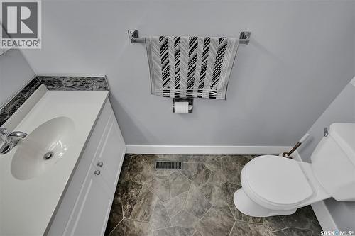 194 Plainsview Drive, Regina, SK - Indoor Photo Showing Bathroom