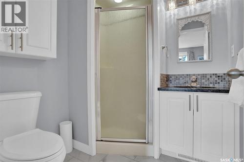 194 Plainsview Drive, Regina, SK - Indoor Photo Showing Bathroom