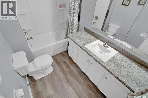 194 Plainsview Drive, Regina, SK - Indoor Photo Showing Bathroom