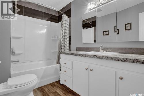 194 Plainsview Drive, Regina, SK - Indoor Photo Showing Bathroom