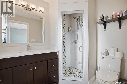 1409 2Nd Avenue N, Saskatoon, SK - Indoor Photo Showing Bathroom