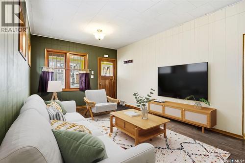 1929 Toronto Street, Regina, SK - Indoor Photo Showing Living Room
