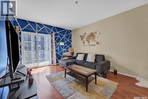 307 333 Nelson Road, Saskatoon, SK - Indoor Photo Showing Living Room