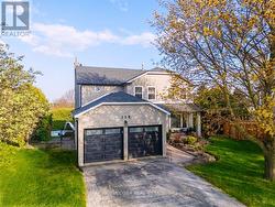 128 MCCAULEY COURT Newmarket, ON L3Y 7W2