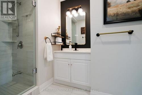 3302 Cardross Road, Mississauga, ON - Indoor Photo Showing Bathroom