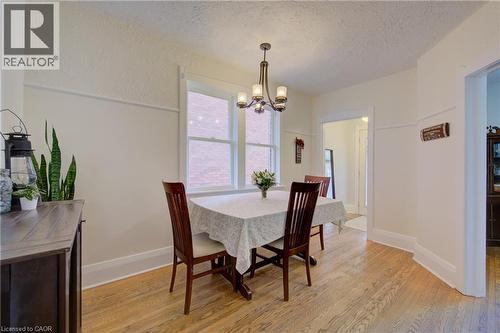 39 Portland Street, Cambridge, ON - Indoor Photo Showing Dining Room