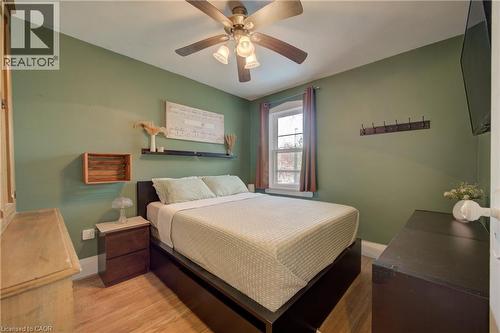 39 Portland Street, Cambridge, ON - Indoor Photo Showing Bedroom