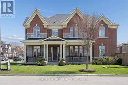 5 BLENHEIM CIRCLE Whitby, ON L1P 0E3