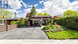 19 LESTERWOOD CRESCENT Toronto, ON M1P 3L5