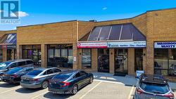 31 - 775 PACIFIC ROAD Oakville, ON L6L 6M4