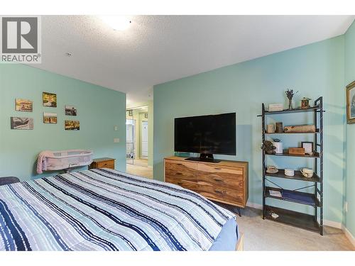 307 Whitman Road Unit# 206, Kelowna, BC - Indoor Photo Showing Bedroom