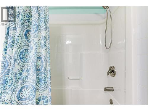 307 Whitman Road Unit# 206, Kelowna, BC - Indoor Photo Showing Bathroom