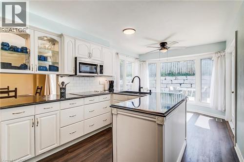 13 Gateview Drive, Waterloo, ON - Indoor Photo Showing Kitchen With Upgraded Kitchen
