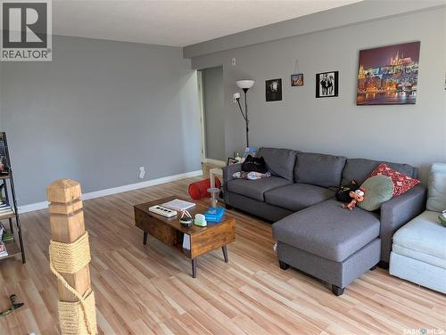 13 3030 Arlington Avenue, Saskatoon, SK - Indoor Photo Showing Living Room