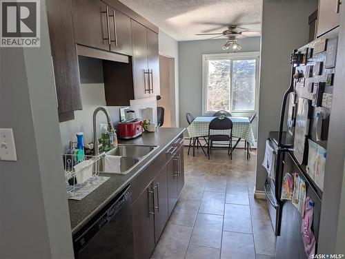 13 3030 Arlington Avenue, Saskatoon, SK - Indoor Photo Showing Kitchen With Double Sink