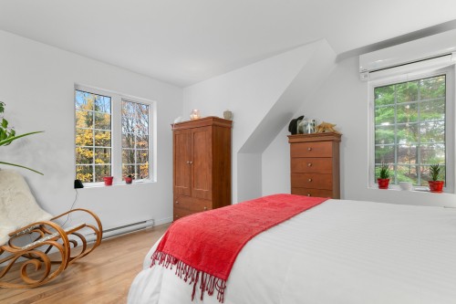 Master Bedroom - 87 Ch. Des Couleurs, Saint-Sauveur, QC - Indoor Photo Showing Bedroom