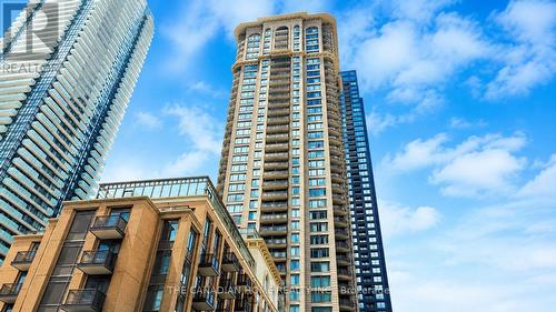 911 - 385 PRINCE OF WALES DRIVE  Mississauga, ON L5B 0C6