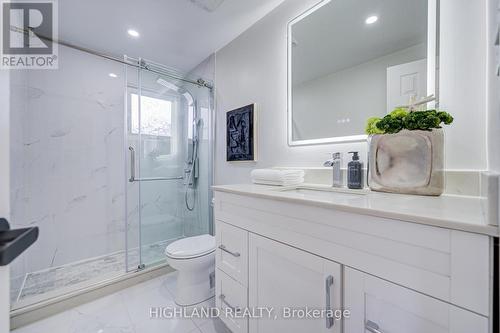 2231 Buttonbush Crescent, Mississauga, ON - Indoor Photo Showing Bathroom