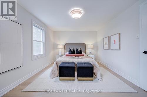 2231 Buttonbush Crescent, Mississauga, ON - Indoor Photo Showing Bedroom