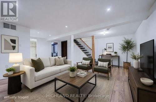 2231 Buttonbush Crescent, Mississauga, ON - Indoor Photo Showing Living Room