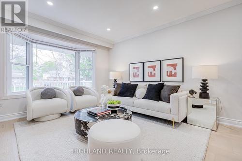 2231 Buttonbush Crescent, Mississauga, ON - Indoor Photo Showing Living Room