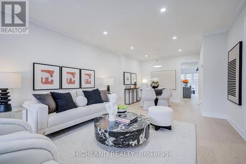 2231 Buttonbush Crescent, Mississauga, ON - Indoor Photo Showing Living Room