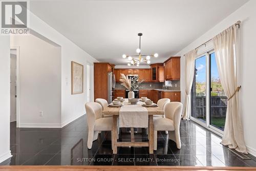 176 Buttercup Court, London North (North R), ON - Indoor Photo Showing Dining Room