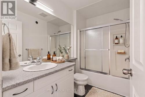 176 Buttercup Court, London North (North R), ON - Indoor Photo Showing Bathroom