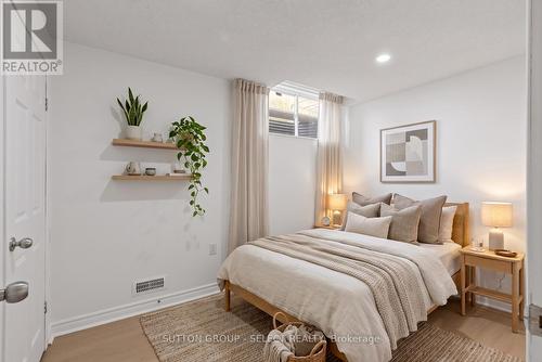 176 Buttercup Court, London North (North R), ON - Indoor Photo Showing Bedroom