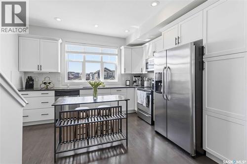 711 Meadows Boulevard, Saskatoon, SK - Indoor Photo Showing Kitchen