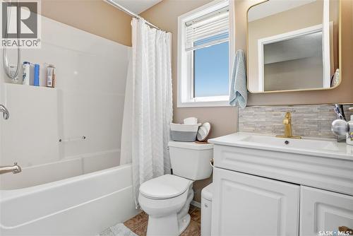 20 515 Centennial Drive, Warman, SK - Indoor Photo Showing Bathroom
