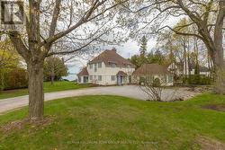724 LAKE DRIVE N Georgina, ON L4P 3C8