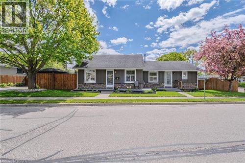 36 CRANDELL Avenue  Brantford, ON N3S 1C9