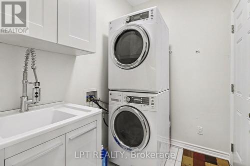 1942 Caprihani Way, Ottawa, ON - Indoor Photo Showing Laundry Room