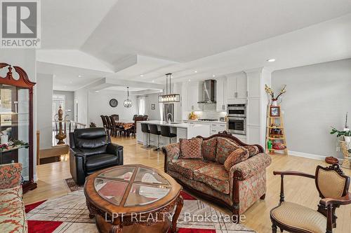 1942 Caprihani Way, Ottawa, ON - Indoor Photo Showing Living Room
