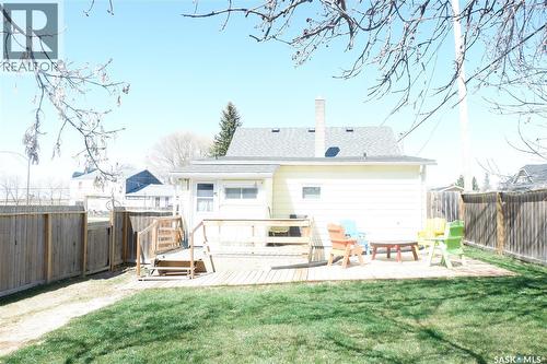 110 Railway Avenue E, Eyebrow, SK - Outdoor With Deck Patio Veranda