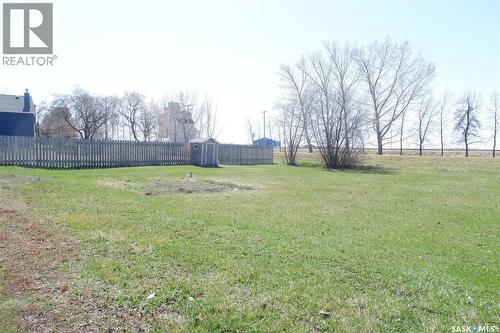 110 Railway Avenue E, Eyebrow, SK - Outdoor