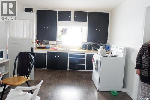 110 Railway Avenue E, Eyebrow, SK - Indoor