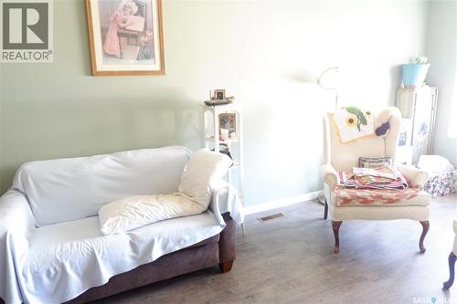 110 Railway Avenue E, Eyebrow, SK - Indoor