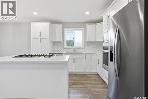 6602 Collins Bay, Regina, SK - Indoor Photo Showing Kitchen With Upgraded Kitchen