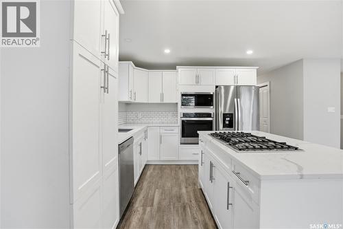6602 Collins Bay, Regina, SK - Indoor Photo Showing Kitchen With Upgraded Kitchen